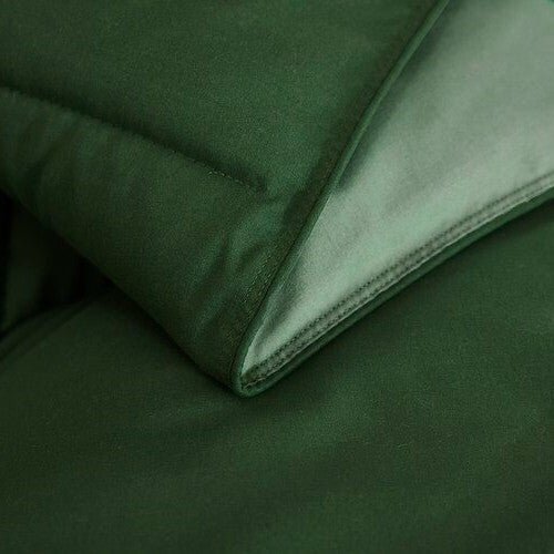 King/Cal King Traditional Microfiber Reversible 3 Piece Comforter Set in Green - Image 4