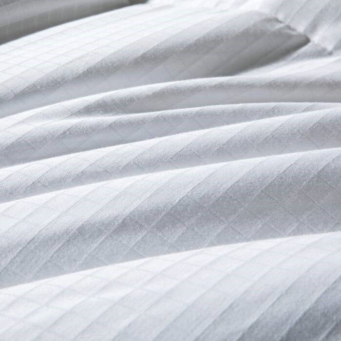 Queen Size All Seasons Soft White Polyester Down Alternative Comforter - Image 5