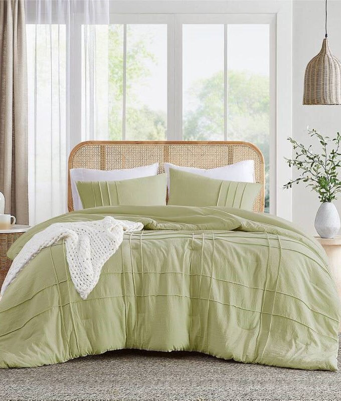 Queen size Microfiber Pleated Lightweight Soft Comforter Set in Sage Green