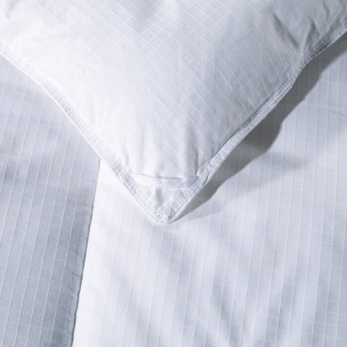 Twin Size All Seasons Soft White Polyester Down Alternative Comforter - Image 4